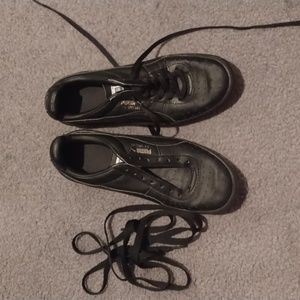 Puma Leather Sneakers size 4.5 youth